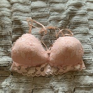 Medium padded Mae strappy bra